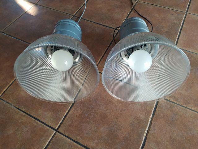 2 Focos Industriales / Lámparas