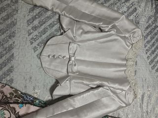 Traje de fallera rosa sin delantal  y corpiño .