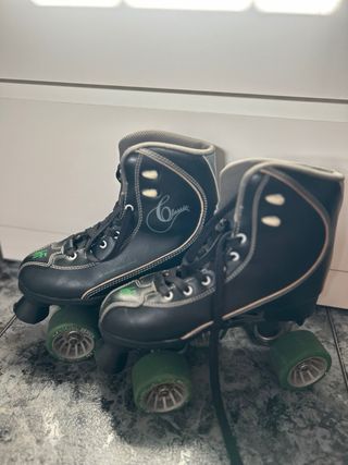 Patines de 4 ruedas negros