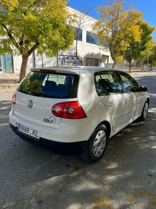 Volkswagen Golf 2004