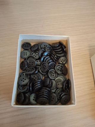 Slot bottoni in ottime condizioni