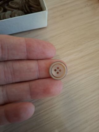 Slot bottoni in ottime condizioni