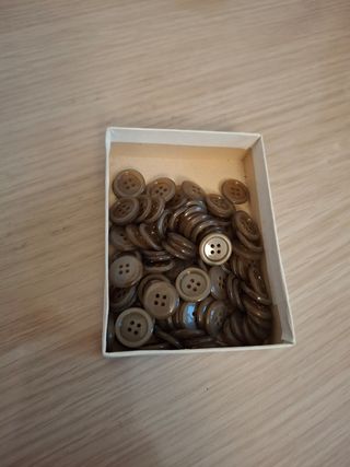 Slot bottoni in ottime condizioni