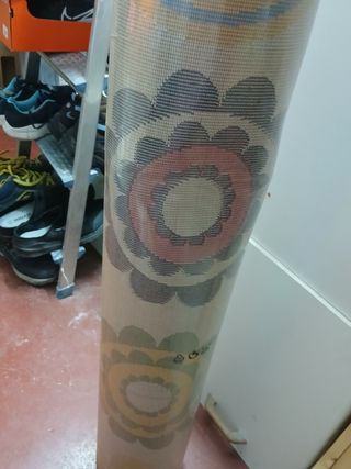 Alfombra Lusy Blom Ikea sin estrenar. 