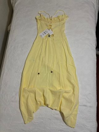 Vestido midi de ramio con volante