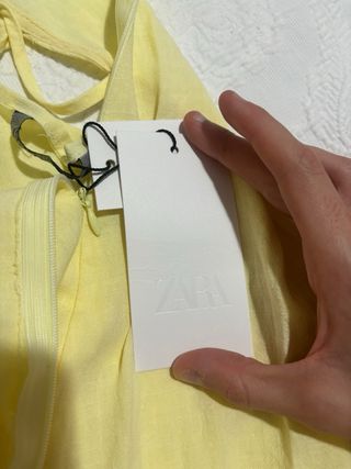 Vestido midi de ramio con volante