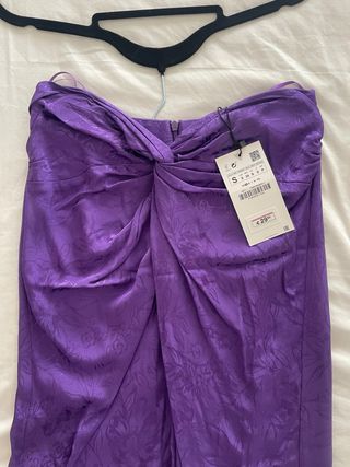 Falda Zara morada satinada talla S