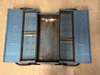 Caja de herramientas HECO con herramientas