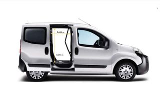 Furgoneta disponible para mudanzas transporte y alquiler