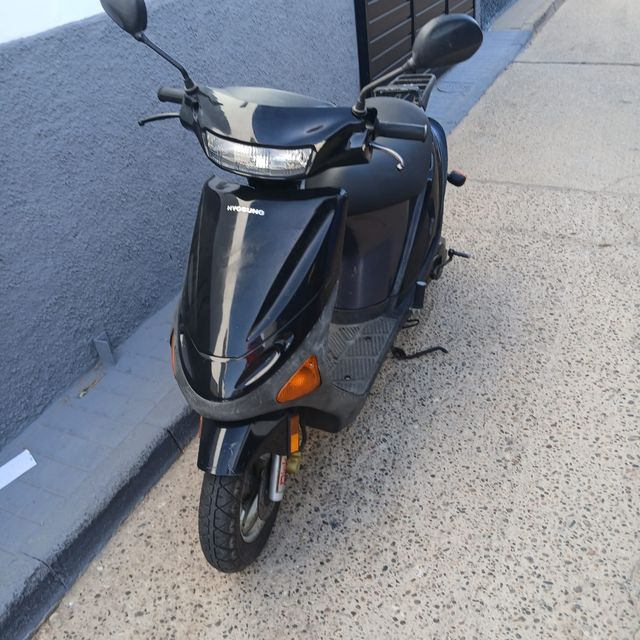 Hyosung Scooter Negro