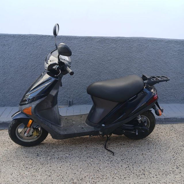 Hyosung Scooter Negro