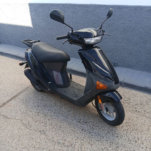 Hyosung Scooter Negro