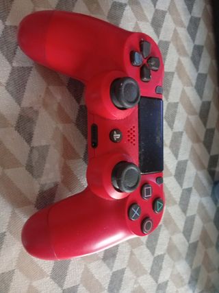 Consola PS4 con 3 mandos