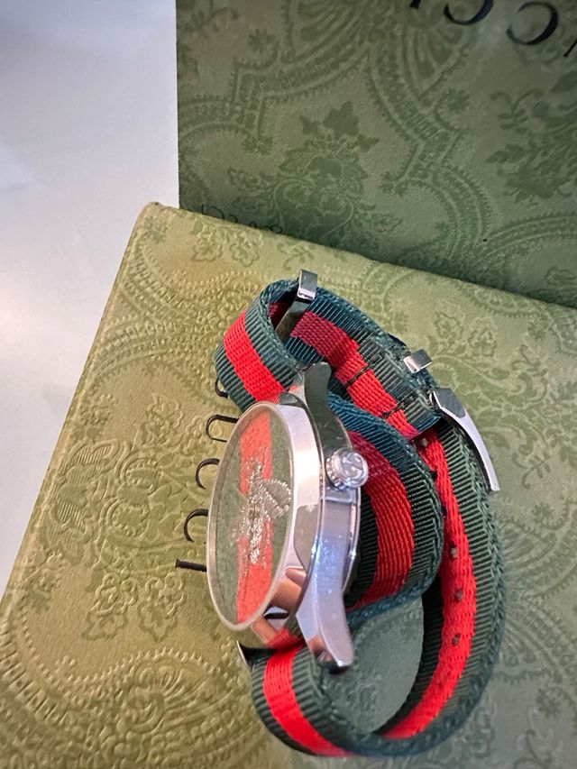 Reloj Gucci Abeja