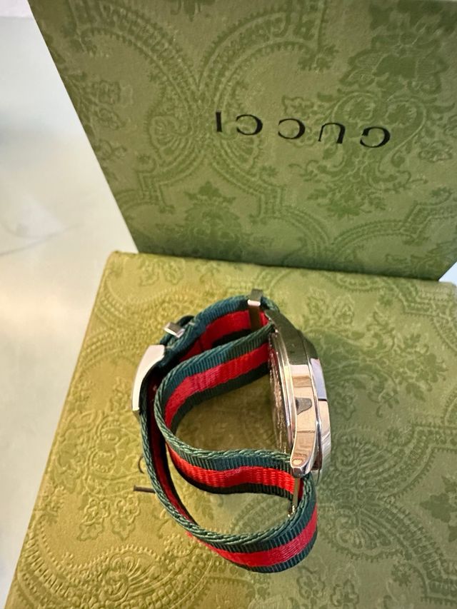 Reloj Gucci Abeja
