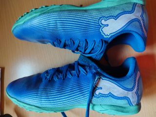 Botas de fútbol multitacos azules