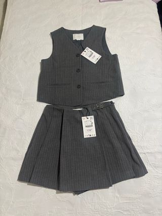 Conjunto Chaleco y Falda Zara Raya Gris