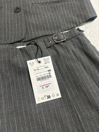 Conjunto Chaleco y Falda Zara Raya Gris