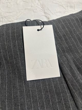 Conjunto Chaleco y Falda Zara Raya Gris