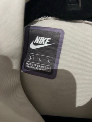 Chaqueta Nike Tech Beige