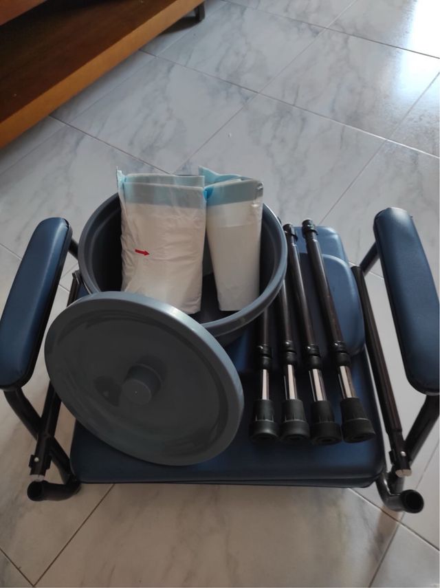 Silla WC acolchada azul y gris