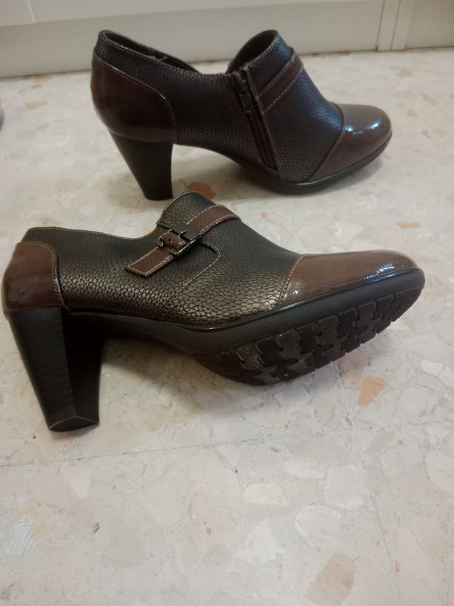 Botines negros y marrones talla 39