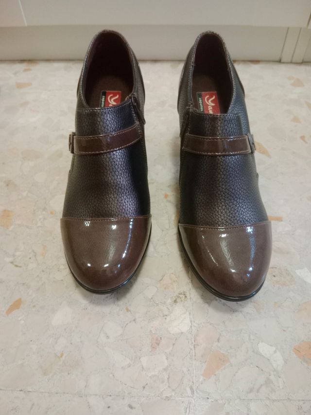 Botines negros y marrones talla 39