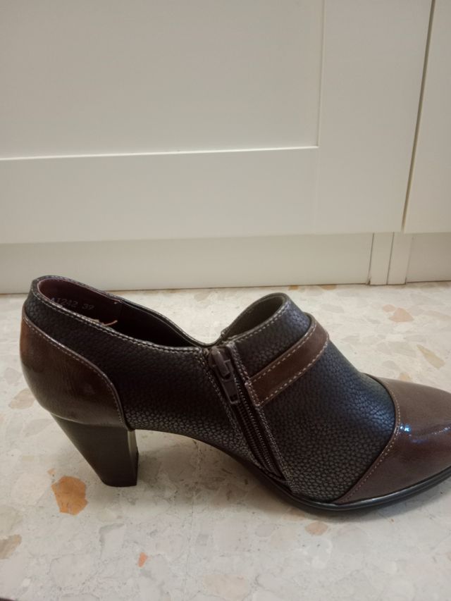 Botines negros y marrones talla 39