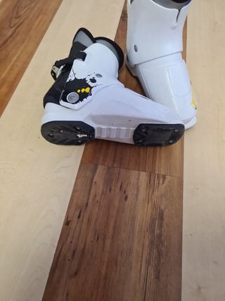 Botas de esquí para niño.
