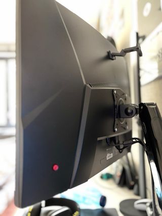 Monitor MSI G27C4X 27 pulgadas. 250Hz