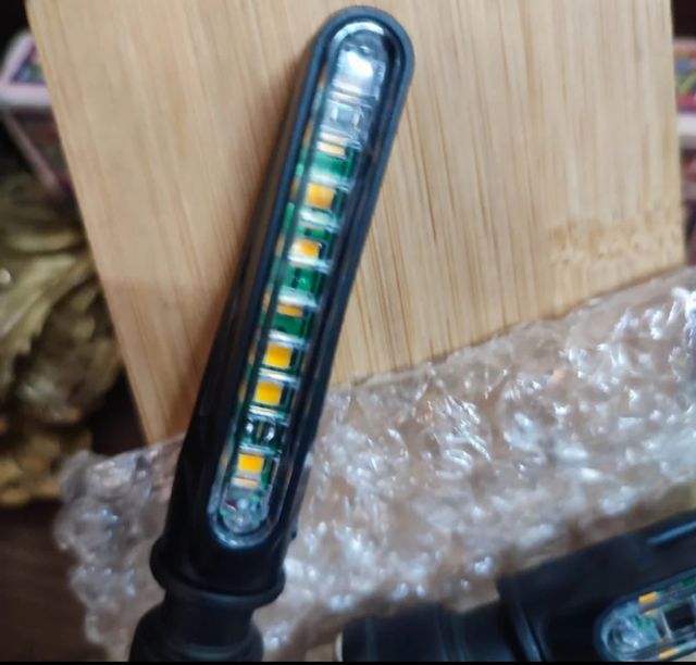 Nuove luci lampeggianti a LED per moto