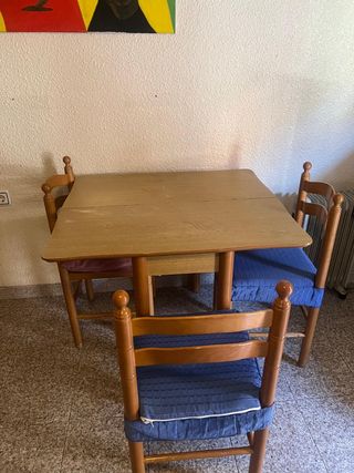 Mesa de cocina con 3 sillas