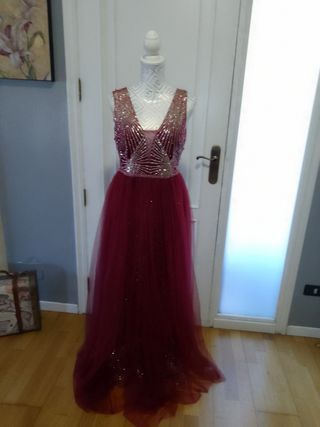 Vestido de fiesta dorado y Granate.