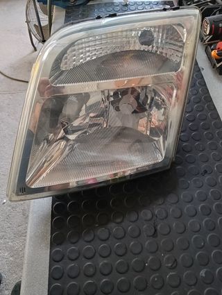 Faro Izquierdo Ford Tourneo Connect
