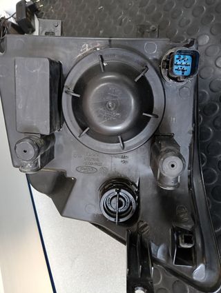 Faro Izquierdo Ford Tourneo Connect
