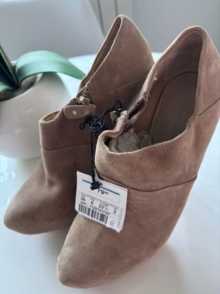 Zapatos de tacón Zara beige sin estrenar