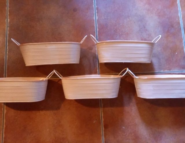 5 Recipientes Metálicos con Asas