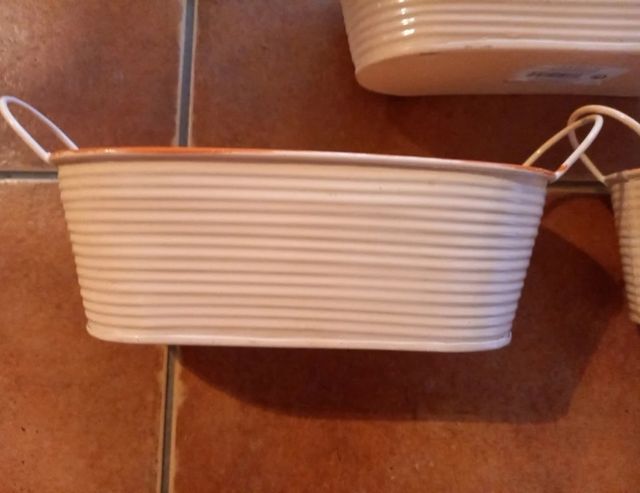 5 Recipientes Metálicos con Asas