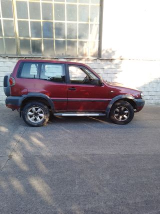 Nissan Terrano II 2001