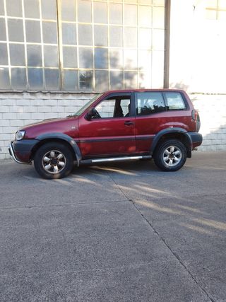 Nissan Terrano II 2001