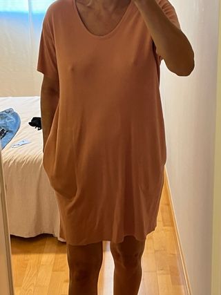 Vestido corto rosa con bolsillos
