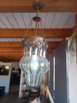 Lámpara de techo de cristal y hierro