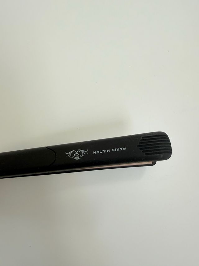 Mini piastra Paris Hilton nera