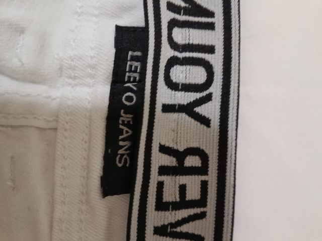 Pantalones blancos con estampados talla 42