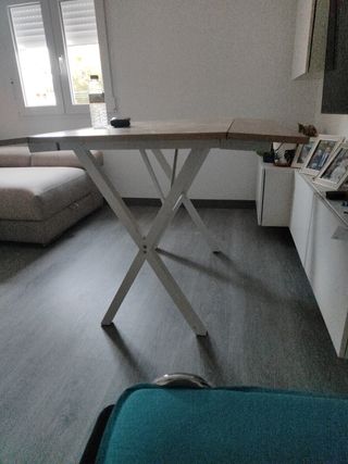 Mesa de comedor moderna