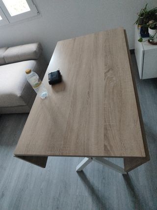 Mesa de comedor moderna