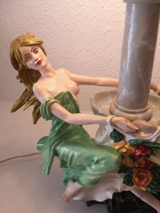 Lámpara Kitsch Pintada a Mano. Dopamina decoración