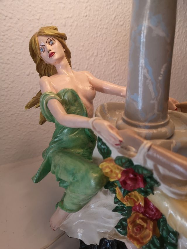 Lámpara Kitsch Pintada a Mano. Dopamina decoración