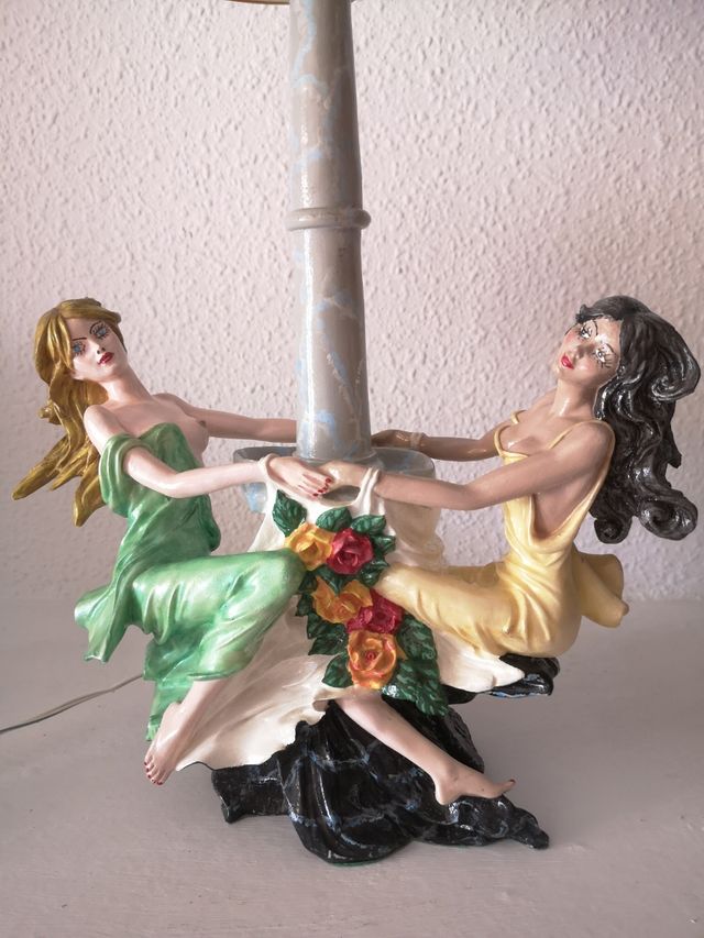 Lámpara Kitsch Pintada a Mano. Dopamina decoración