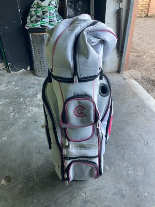 Bolsa de palos de golf gris y rosa